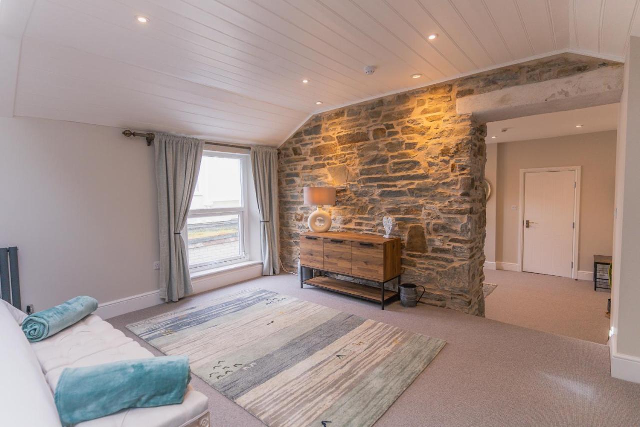 Carrick Rooms Port Saint Mary Exteriör bild