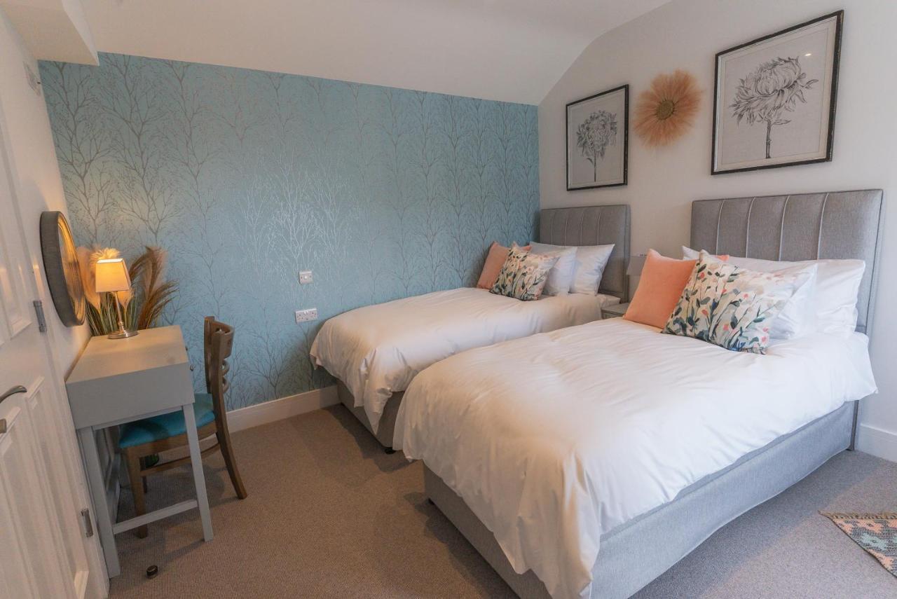 Carrick Rooms Port Saint Mary Exteriör bild